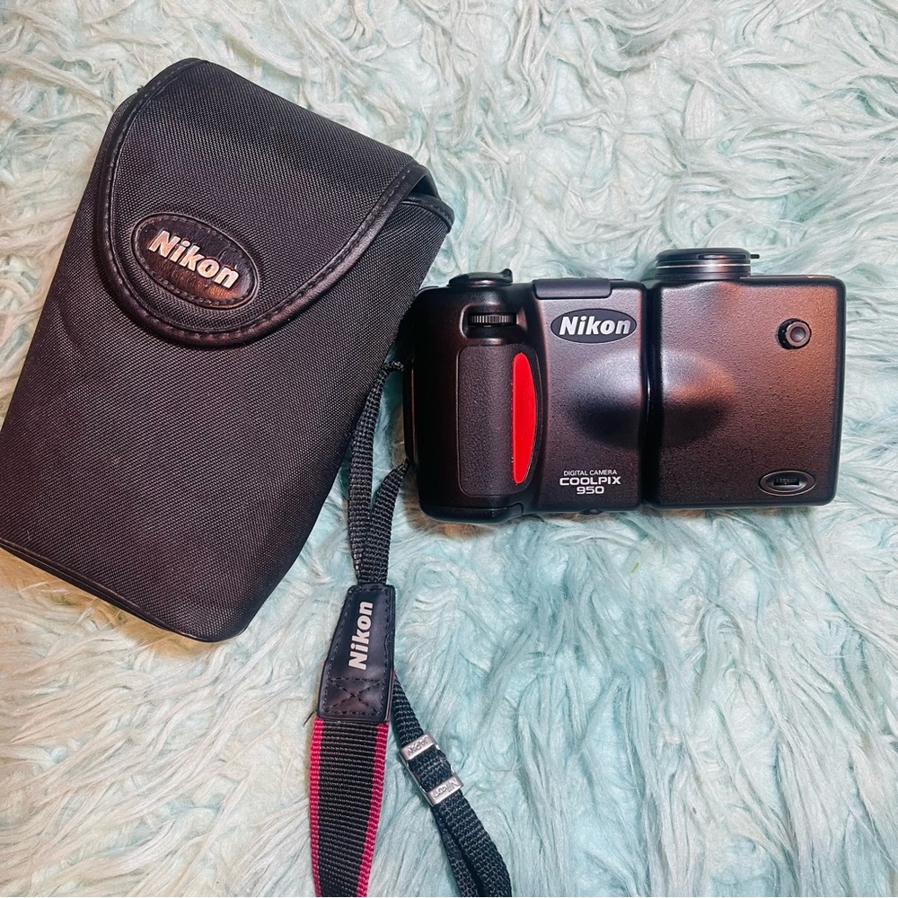 Nikon COOLPIX S950 Black Camera